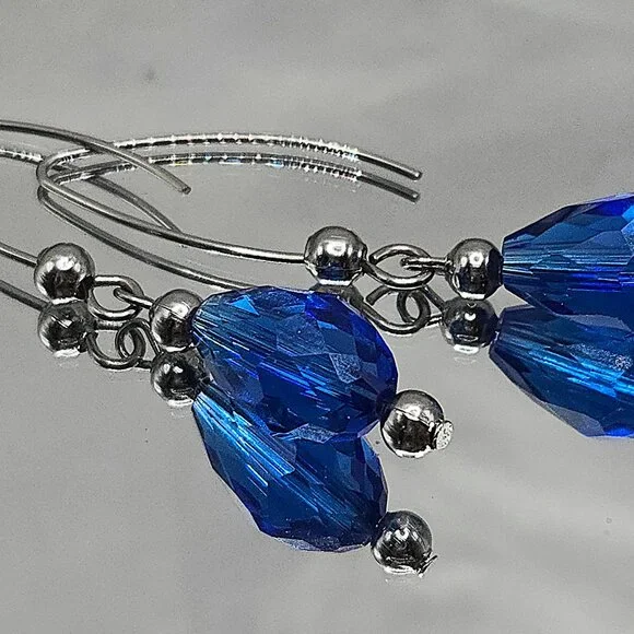Stainless Steel Cobalt Blue Crystal Necklace and Earings Set - Picture 3 of 12